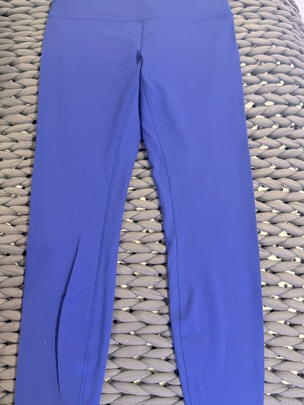 Lululemon Wunder Train, size 10.